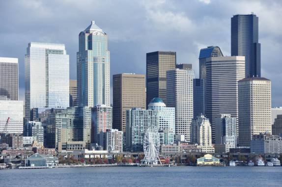 A bordo do ferry, chegando à Seattle, estado de Washington, costa oeste dos Estados Unidos